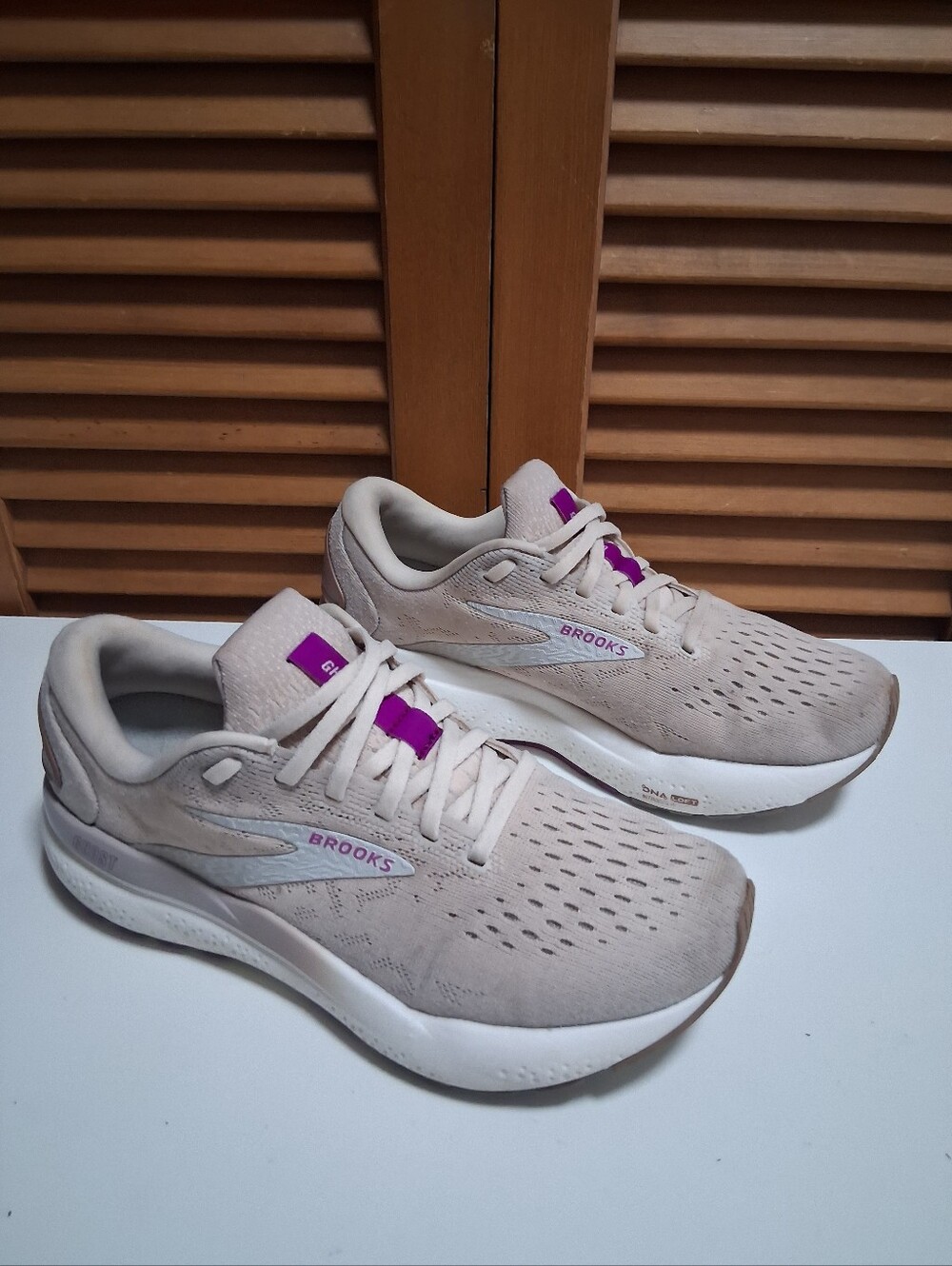 Brooks Ghost 16 Almond Peach/Coconut/Purple Women's Sneaker * Size: 7.5 - Picture 4 of 8